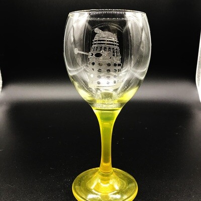 Etched 10oz wine glass with yellow stem - Dalek Etched 10oz wine glass with yellow stem - Dalek