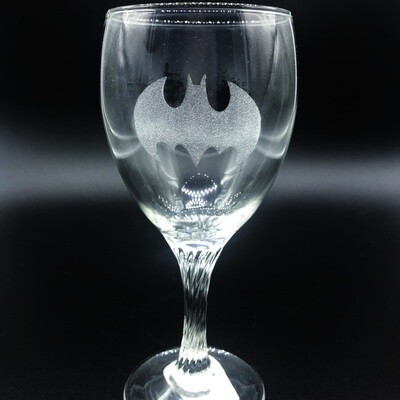 Etched 8oz wine glass with swirl stem - Bat Etched 8oz wine glass with swirl stem - Bat