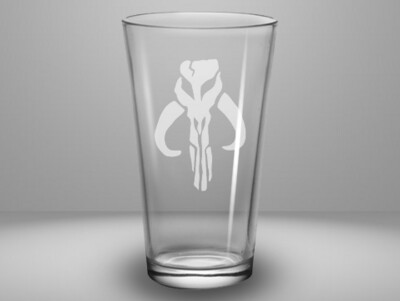 Etched 16oz pub glass - Bounty Hunter Skull
