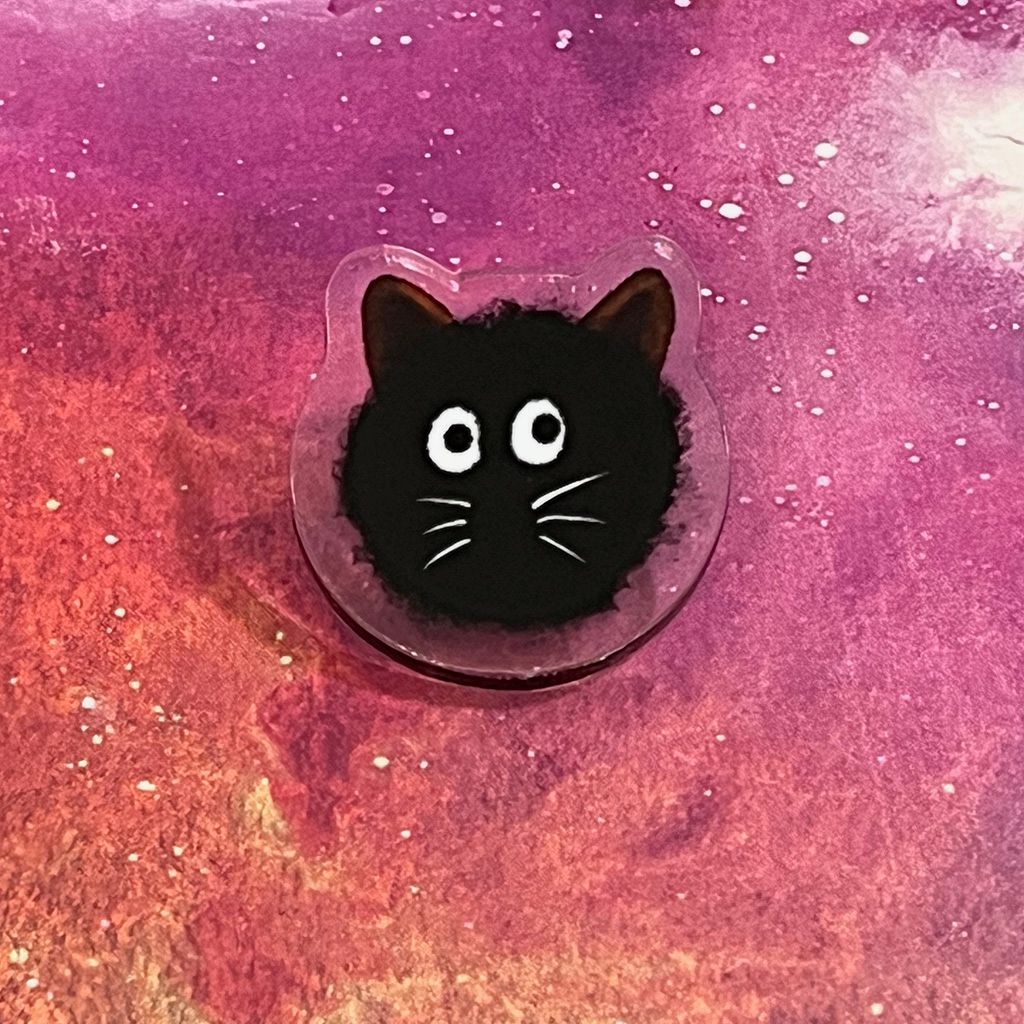 Acrylic pin - Cat Soot