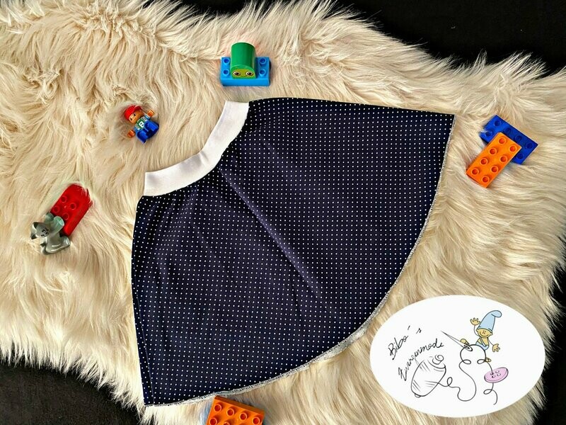 Schöner blau/weißer Tellerrock mit Pünktchen Muster Schöner blau/weißer Tellerrock mit Pünktchen Muster