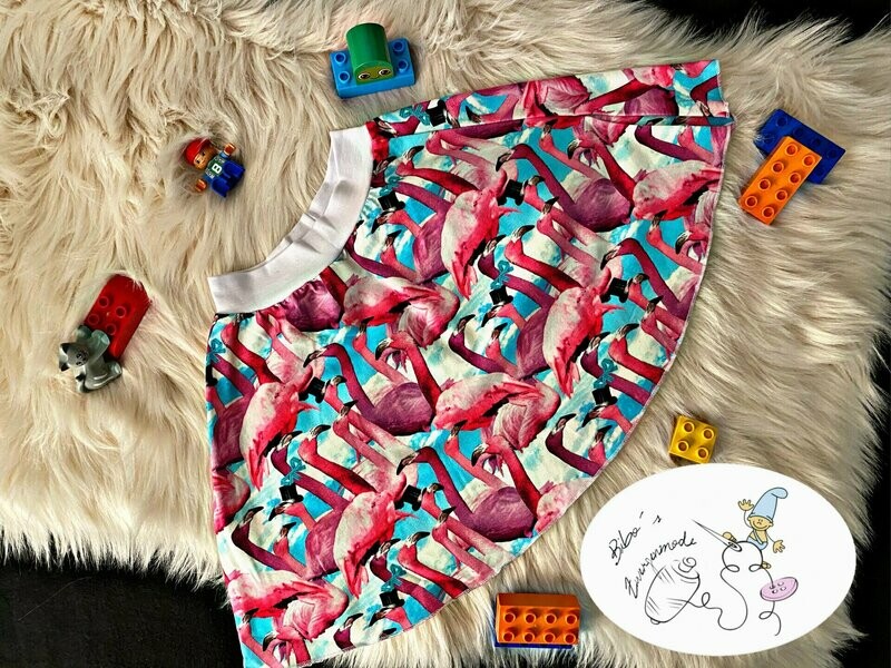 Schöner lila/pinke Tellerrock mit Flamingo Motiv Schöner lila/pinke Tellerrock mit Flamingo Motiv