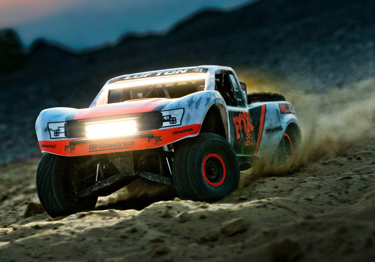 Traxxas UDR Unlimited Desert Racer Pro-Scale™ with Lights (VXL-6S/TQi/No Batt/No Chg) Traxxas UDR Unlimited Desert Racer Pro-Scale™ with Lights (VXL-6S/TQi/No Batt/No Chg)