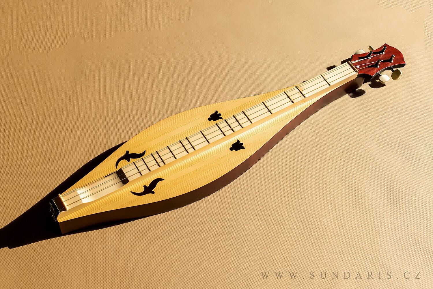 Apalačský Dulcimer Hora Malý – SUNDARIS MUSICAL INSTRUMENTS – Krásné hudební  nástroje z celého světa