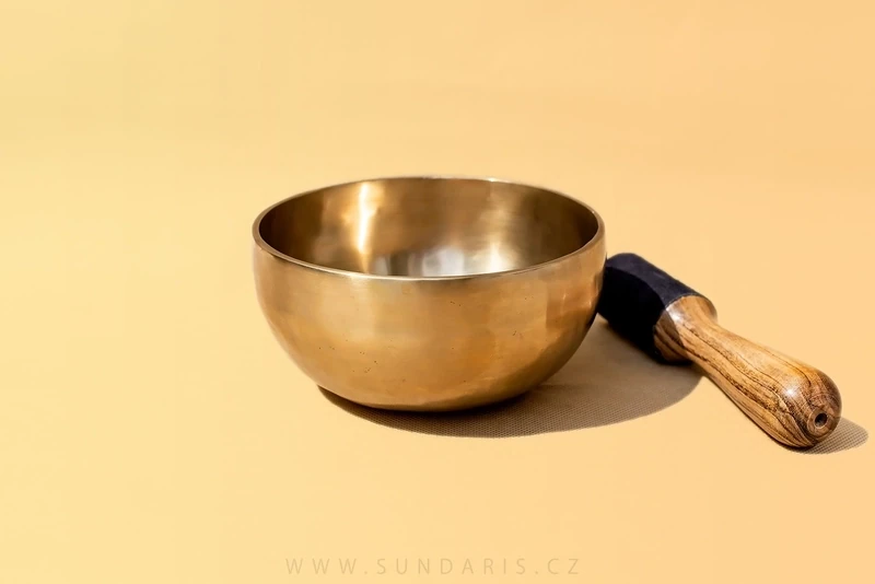 Tibetská Mísa Ručně Tepaná 16 cm s Paličkou