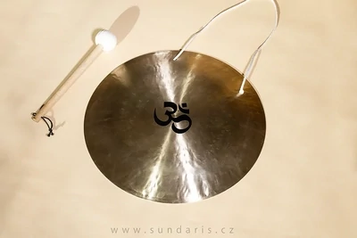 Mosazný Gong Sundaris Om 50 cm