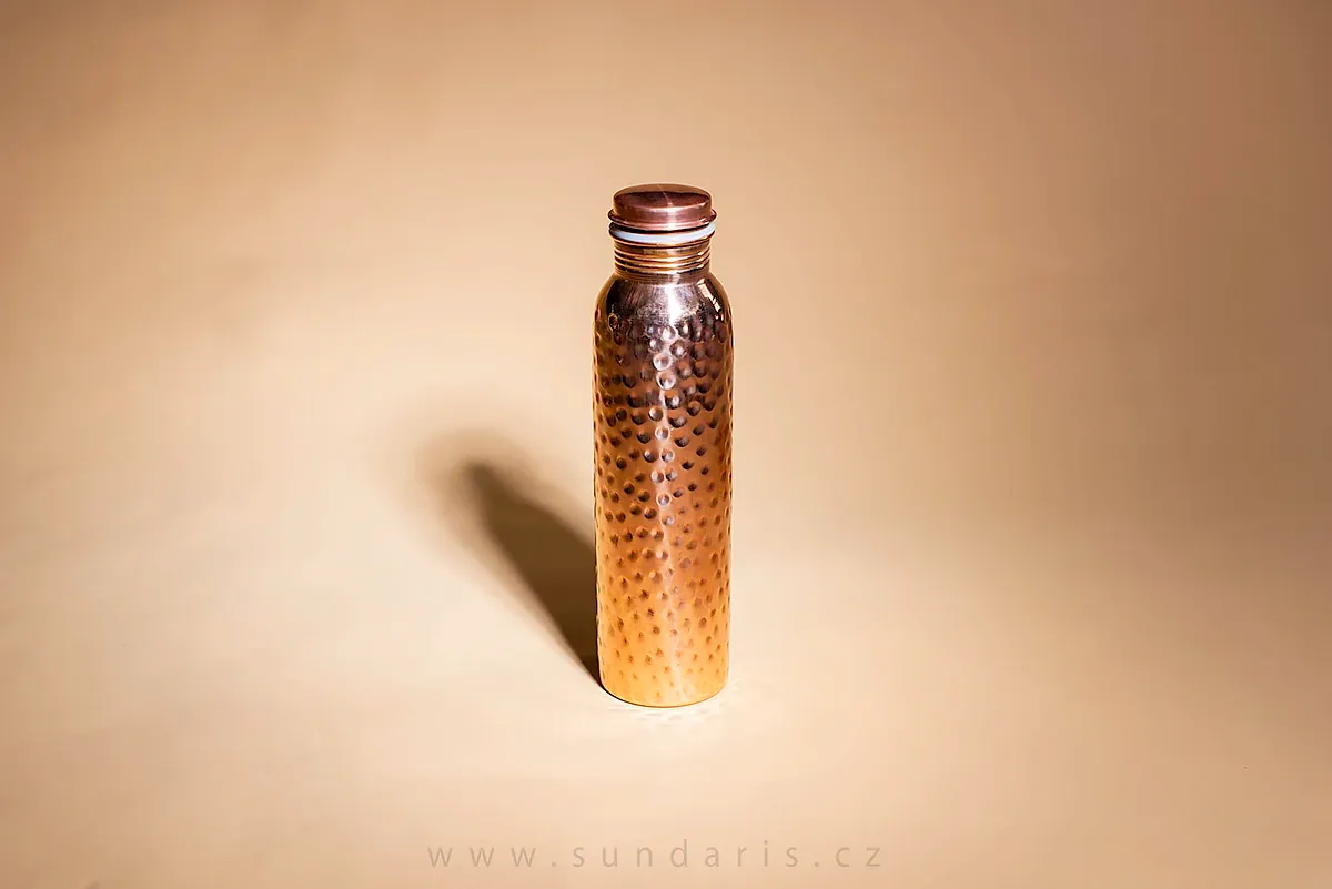 Měděná Láhev Sundaris Tepaná 800 ml.