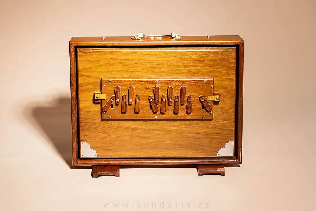 Shruti Box Sundaris Deluxe C 432 Hz s Obalem