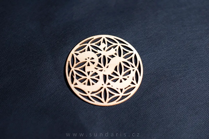 Dřevěný Podtácek Om 9 cm Dřevěný Podtácek Om 9 cm