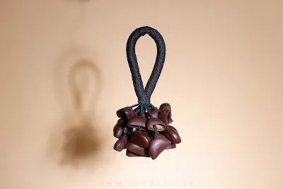 Chrastidlo Sundaris s Rukojetí Tmavé 30 ks