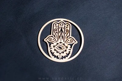 Dřevěný Podtácek Ruka Fátimy 9 cm Dřevěný Podtácek Ruka Fátimy 9 cm