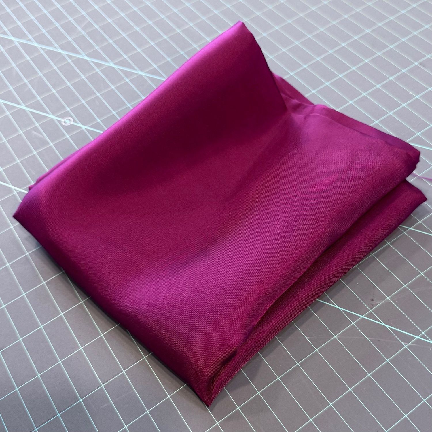 Avanti Bemberg Lining - Cerise - 1 Yard Remnant