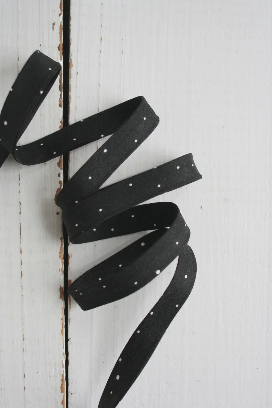 1/2" Double Fold Bias Binding - Black Dot
