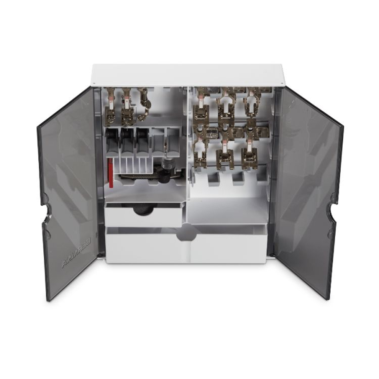 Accessories Box 600 400 Series Bernina (Barbie Box)