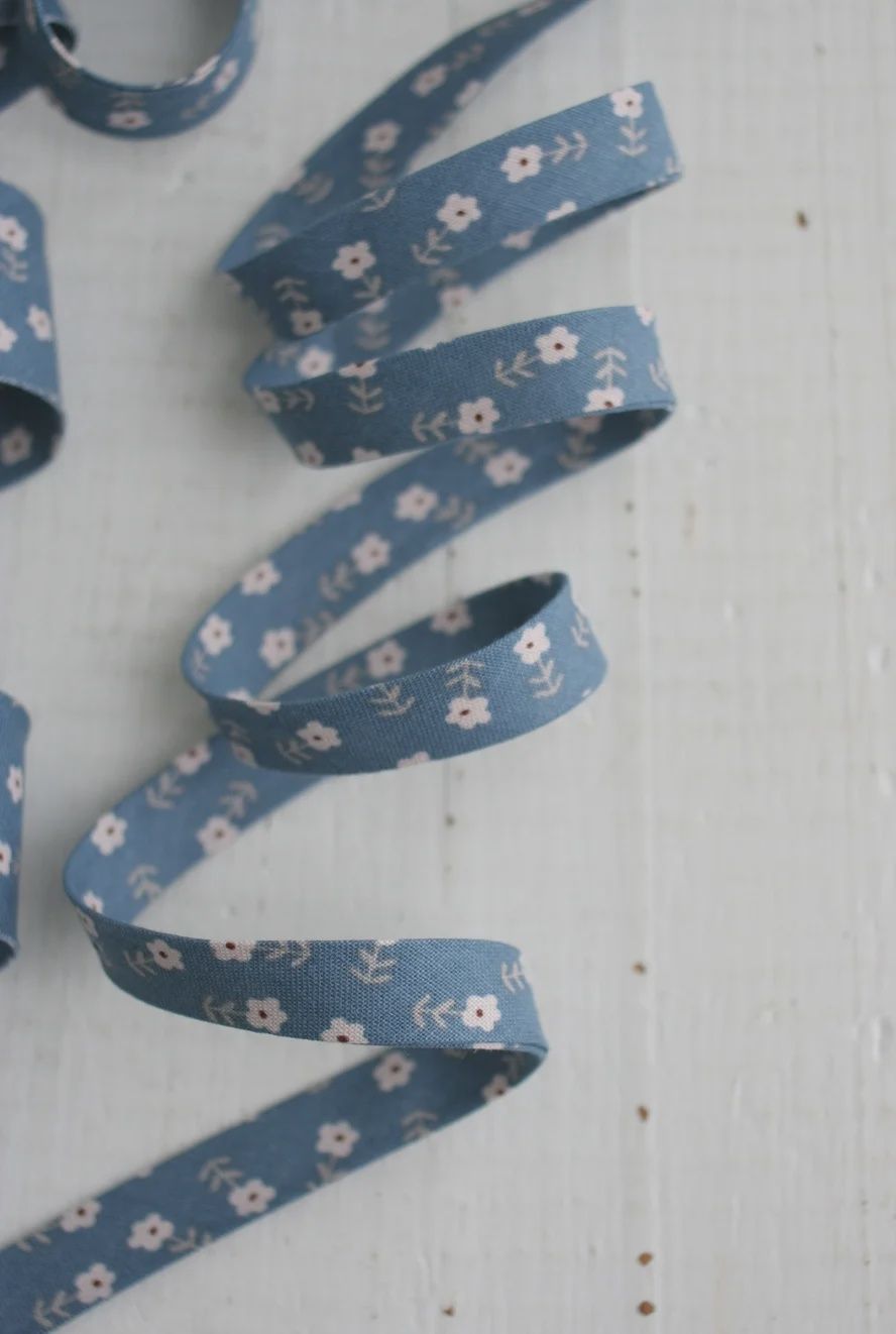 1/2" Double Fold Bias Binding - Cottage Core Blue Floral