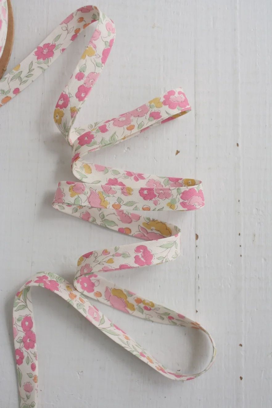 1/2" Double Fold Bias Binding Pink Floral