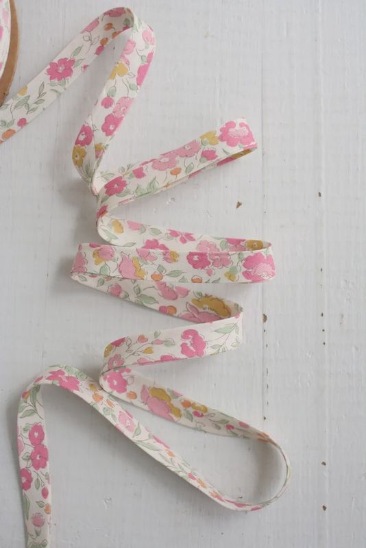 1/2" Double Fold Bias Binding Pink Floral