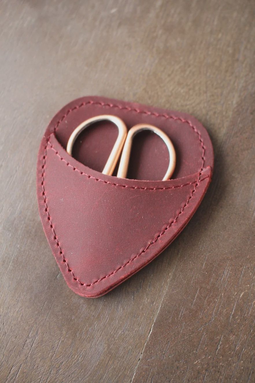 Mini Embroidery Scissors and Leather Sleeve Set