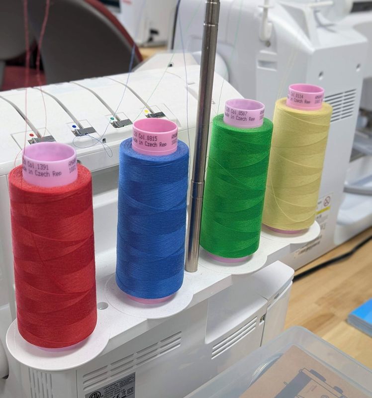 Seracor Serger Thread 4-Spool Multi-Color Pack (Red Green Blue Yellow)