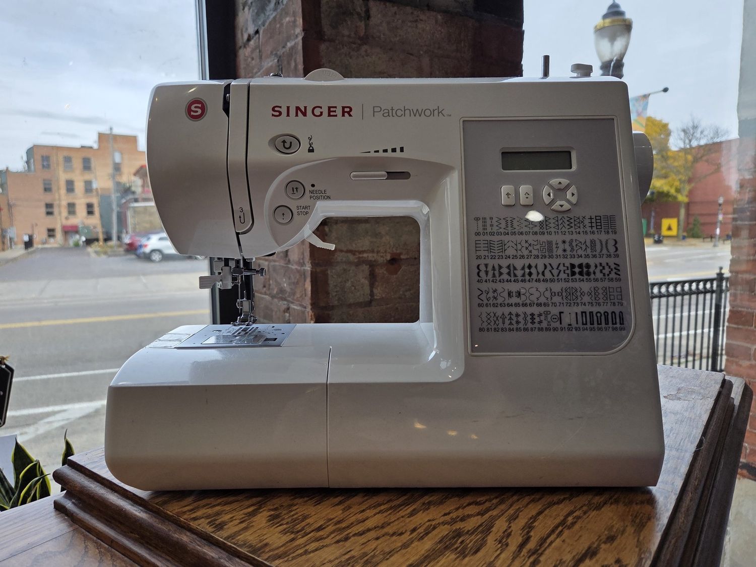 SINGER Patchwork 7285Q Sewing &amp; Quilting Machine