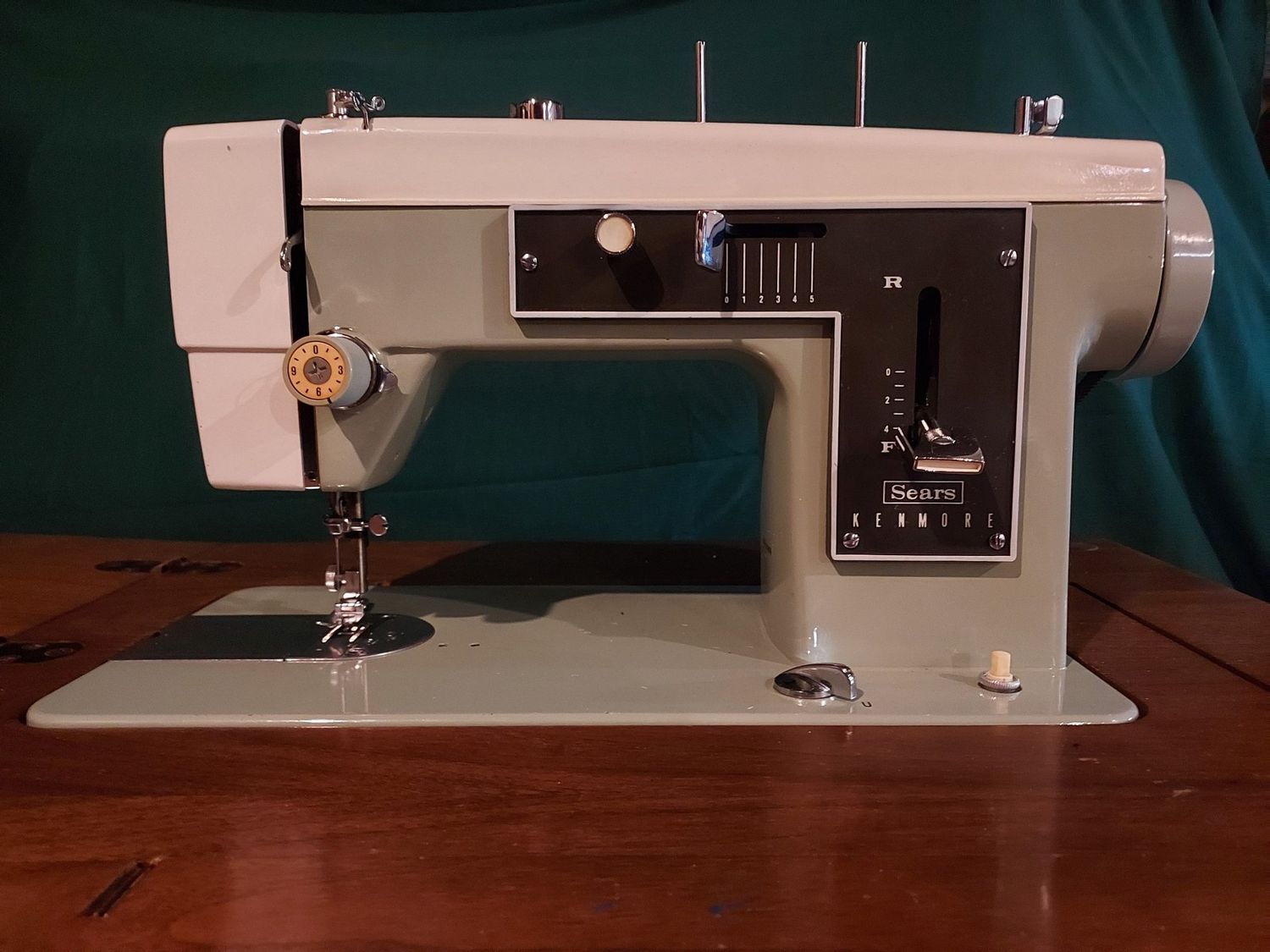 Vintage Kenmore 148.12071 Zig-Zag Sewing Machine