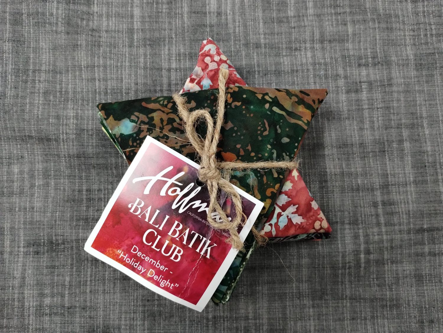 Hoffman 1895 Bali Batik Red and Green FQ Bundle