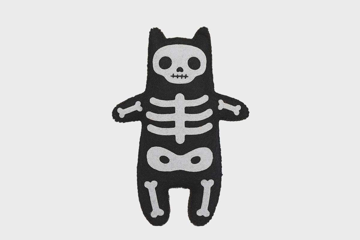 Skeleton Cat Felt Doll Kit