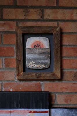 Ceramiczny obraz w drewnianej ramie
