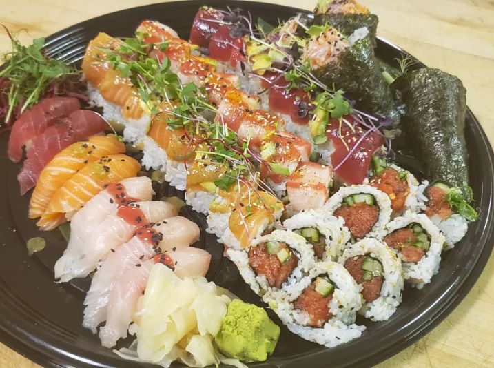 Sushi Monkey: Family Platter - 16 Rolls