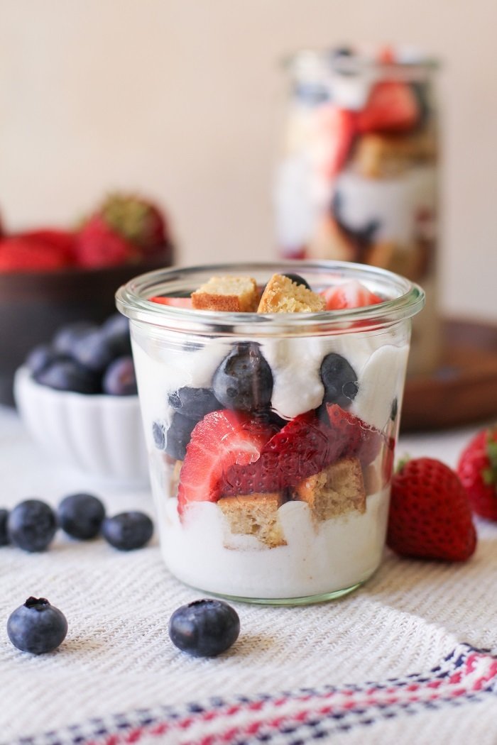 Yogurt & Parfait bowl serves 10 Yogurt & Parfait bowl serves 10