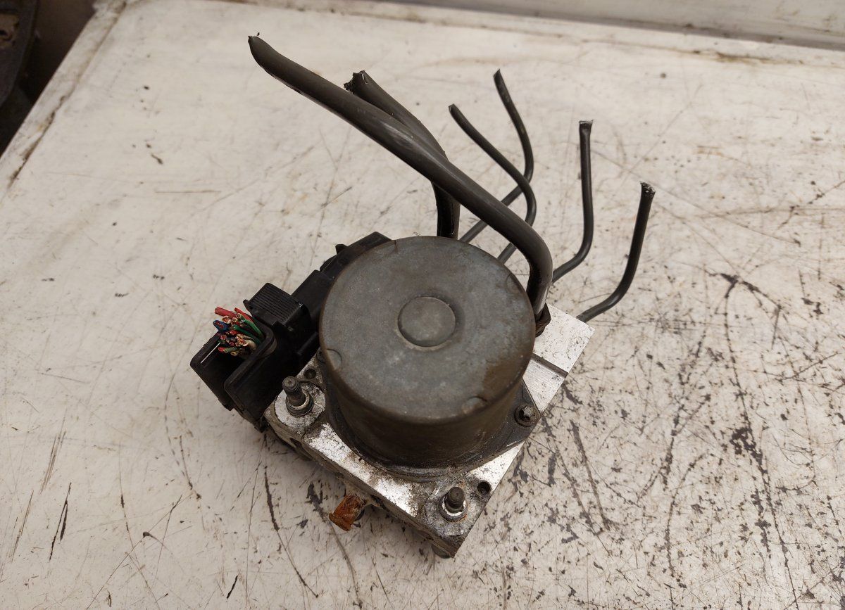 ABS hydraulic unit / pump TOYOTA COROLLA Verso II (AR10) (2004-2009)