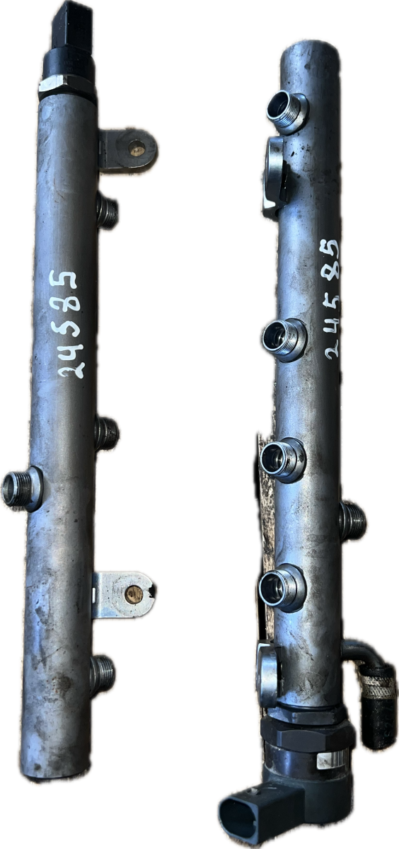 6420700495 6420700695 Fuel Distributor / fuel rail CHRYSLER 300C I (2004-2010)