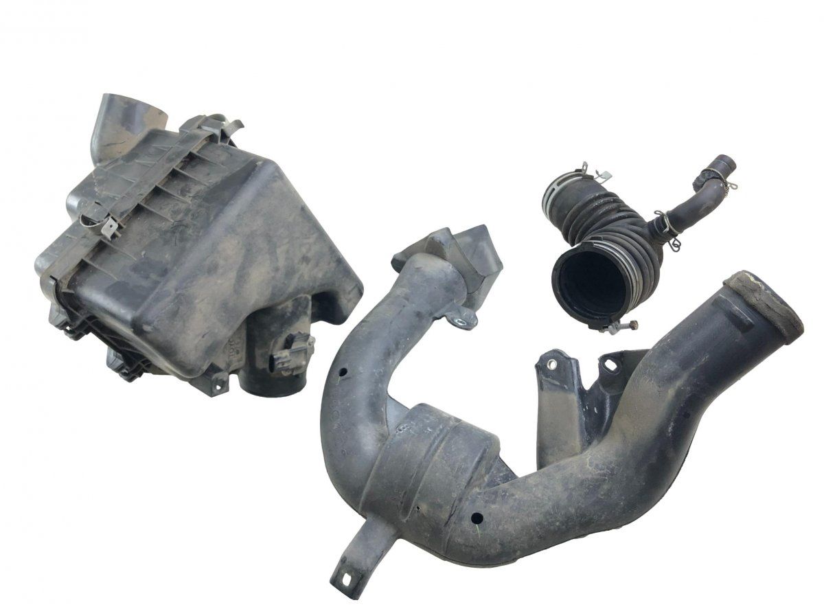 1770026360 Air Cleaner (filter box) TOYOTA RAV 4 IV (XA40) (2012-2019)