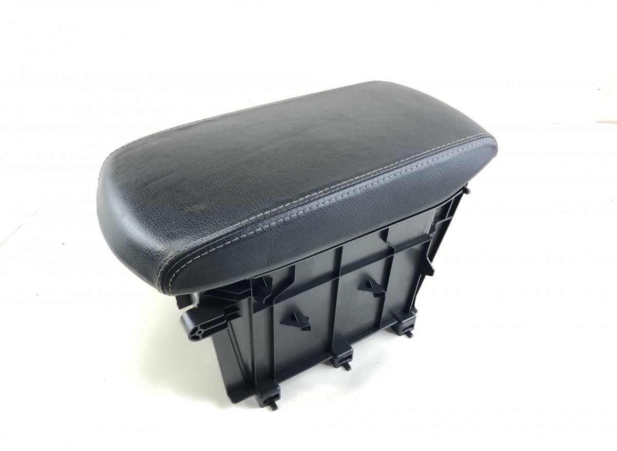 5890542040 Armrest cover front TOYOTA RAV 4 IV (XA40) (2012-2019)