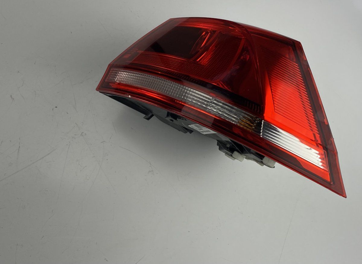 5G9945096A Tail light, right VW GOLF VII (5G1, BA5, BV5, BQ1, BE) (2012-2020)