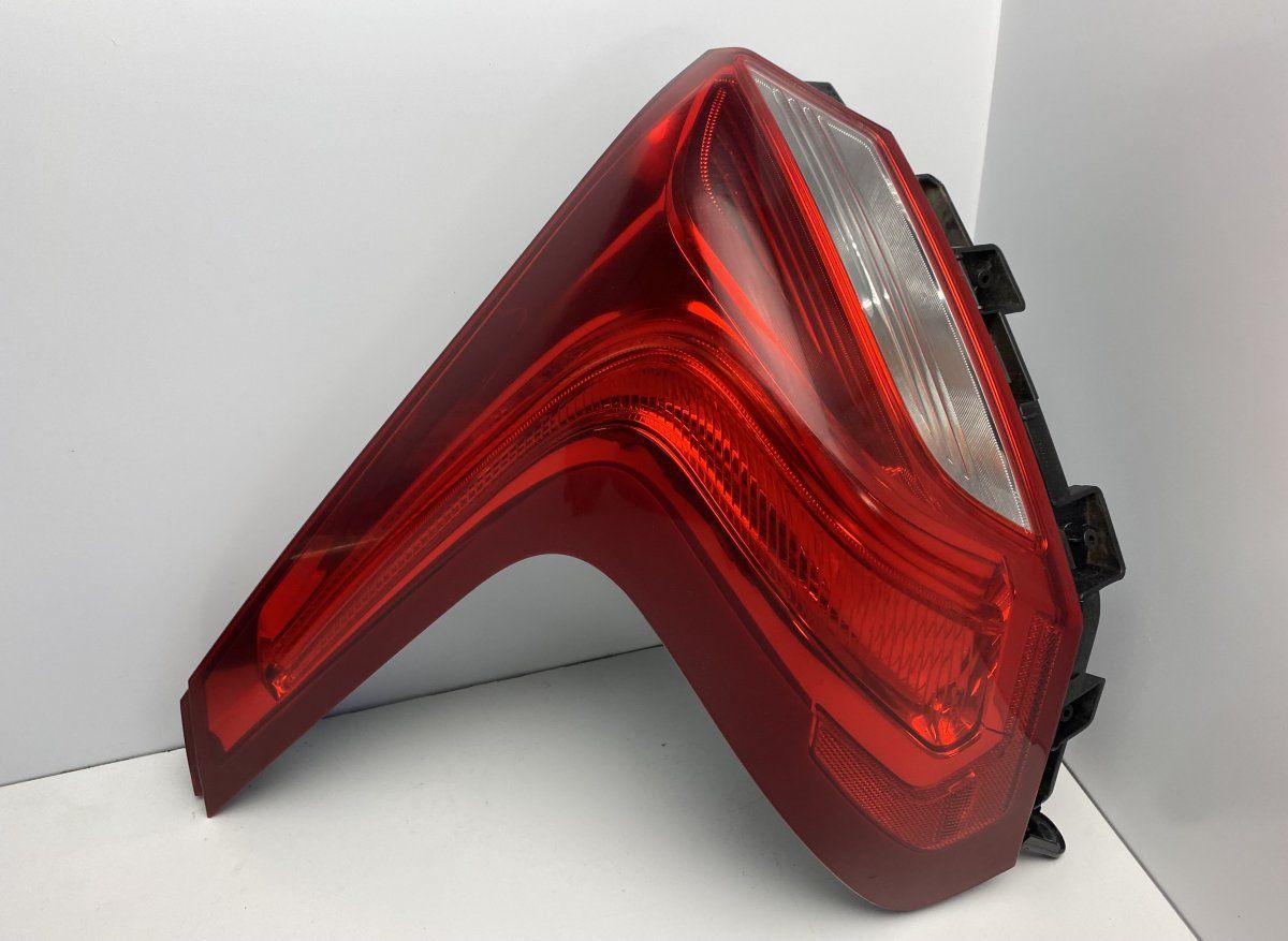 31395844 Tail light left VOLVO V40 (2012-2019)