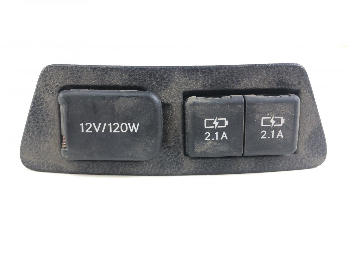 8553250020 Audio input / USB socket LEXUS ES VII (2018-)