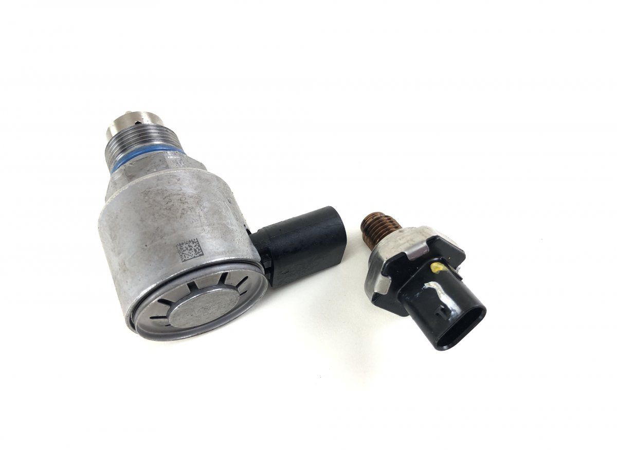 175211218R Fuel pressure regulator NISSAN NAVARA III / NP300 (D23) (2014-)