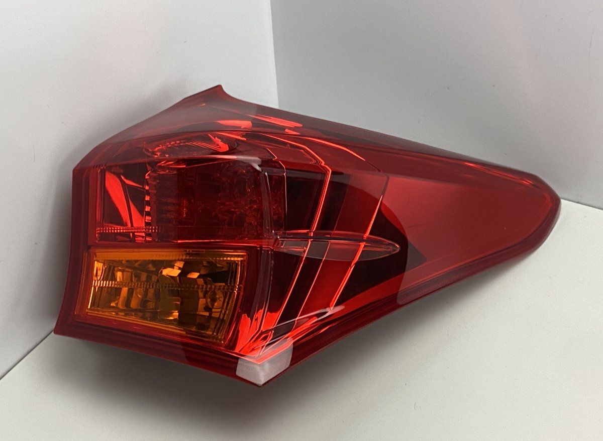 8155102710 8155602730 81556-02730 Tail light, right TOYOTA AURIS (E18) 2012-2018