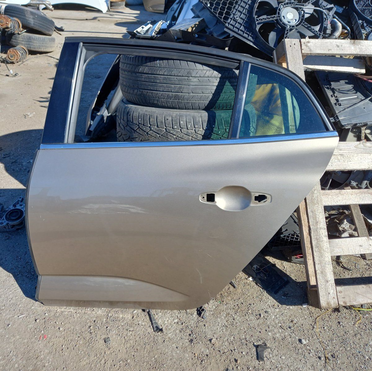 821018343R Door Rear  Left RENAULT MEGANE IV (B9A/M) (2015-)