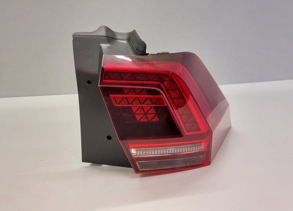 5NA945208B Tail light, right VW TIGUAN II (AD, BW) (2016-2024)