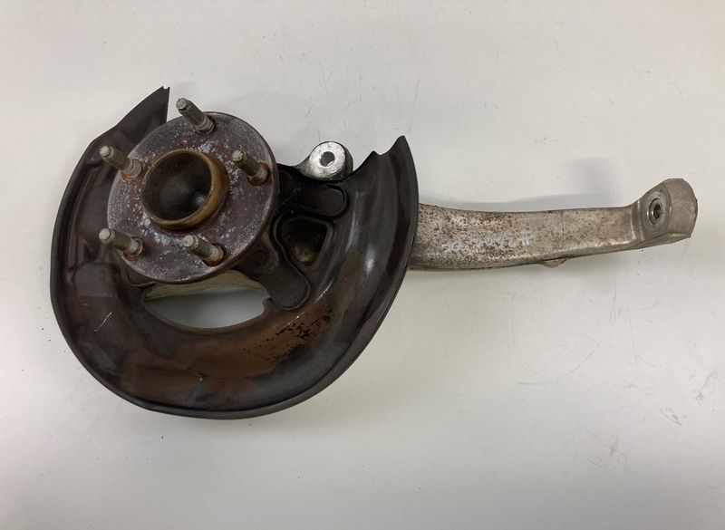 4320153010 8954430040 Wheel bearing housing front right LEXUS IS III (XE30) (2013-)