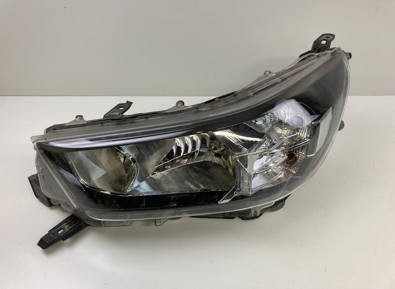 811500KK60 Headlight left TOYOTA HILUX VIII (AN110, AN120, AN130) (2015-)
