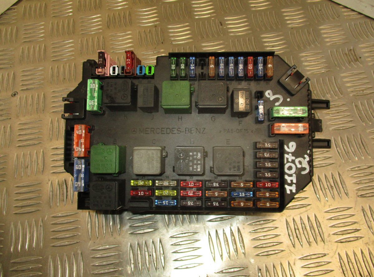 Fuse box MERCEDES-BENZ S-CLASS (W221) (2005-2013)