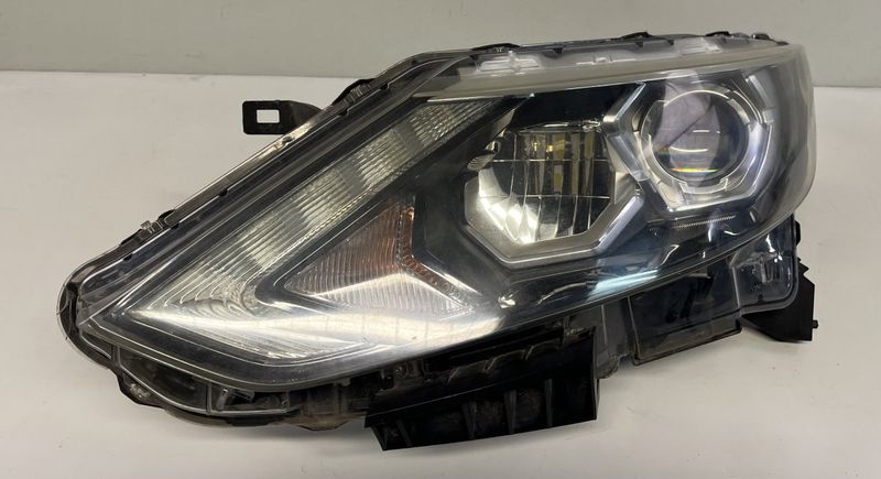 260604EH0B Headlight left NISSAN QASHQAI II (J11) (2013-2021)