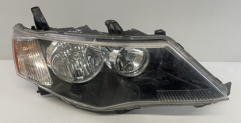 8301A160 Headlight right MITSUBISHI OUTLANDER II (CW, ZG, ZH) (2006-2012)