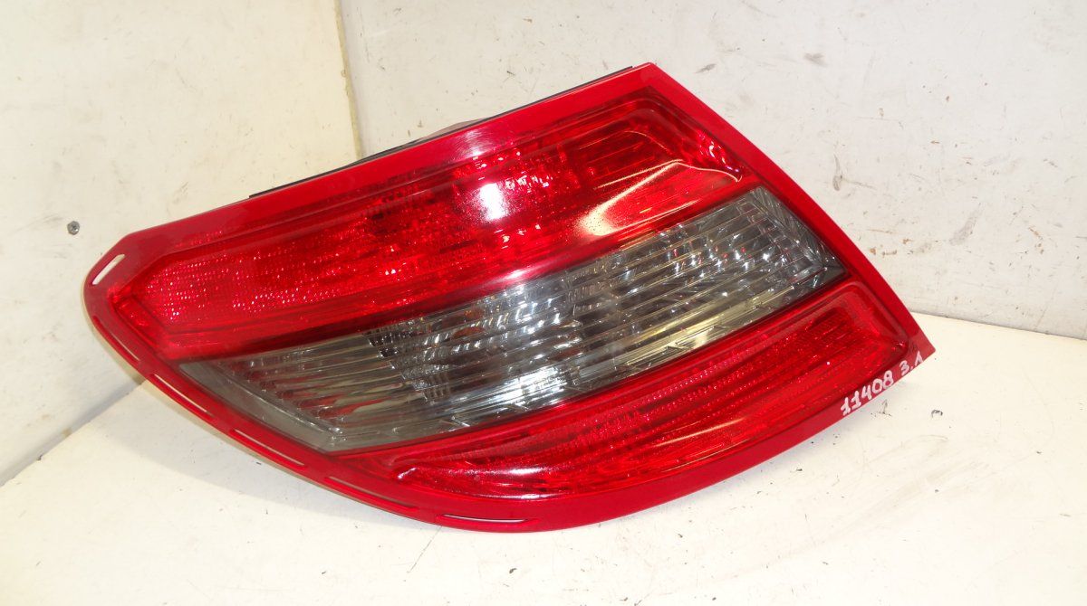 Tail light left MERCEDES-BENZ C-CLASS (W204) (2007-2013)