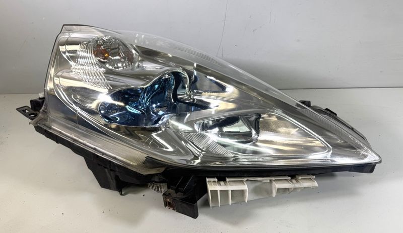 260103NL5A Headlight right NISSAN LEAF I (ZE0) (2010-2017)