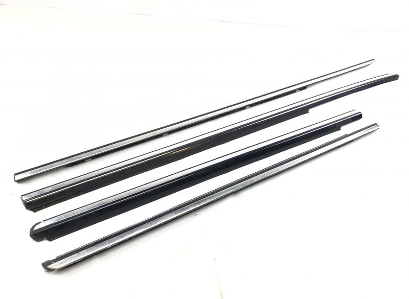 A2207200224 Door Window moulding Front Left MERCEDES-BENZ S-CLASS (W220) (1998-2005)