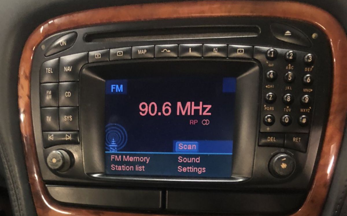 7612001523 8618001514 Radio MERCEDES-BENZ SL-CLASS (R230) (2001-2012)